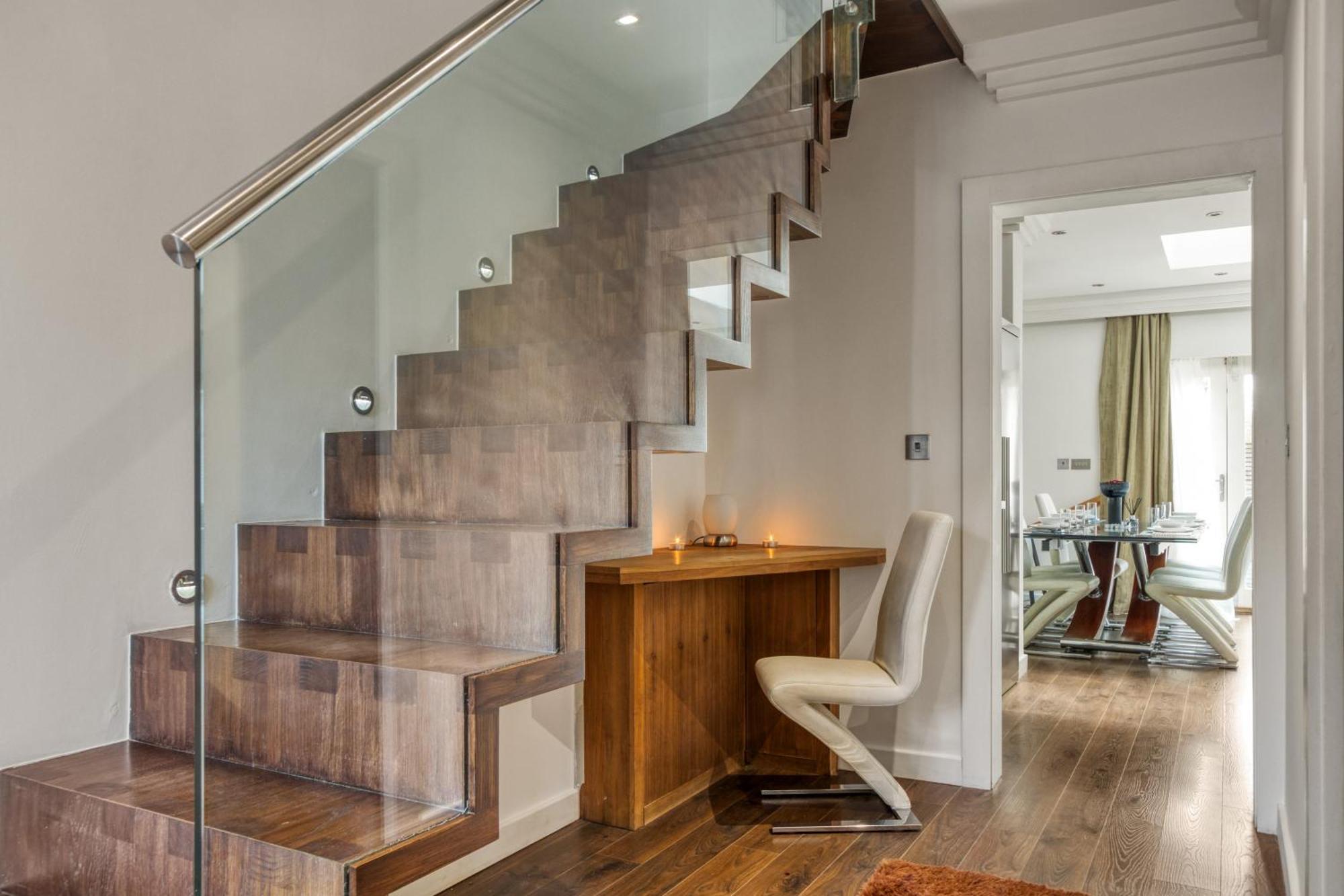 Apartament 4 Bedroom House In Chiswick- Elegance & Serenity Londra