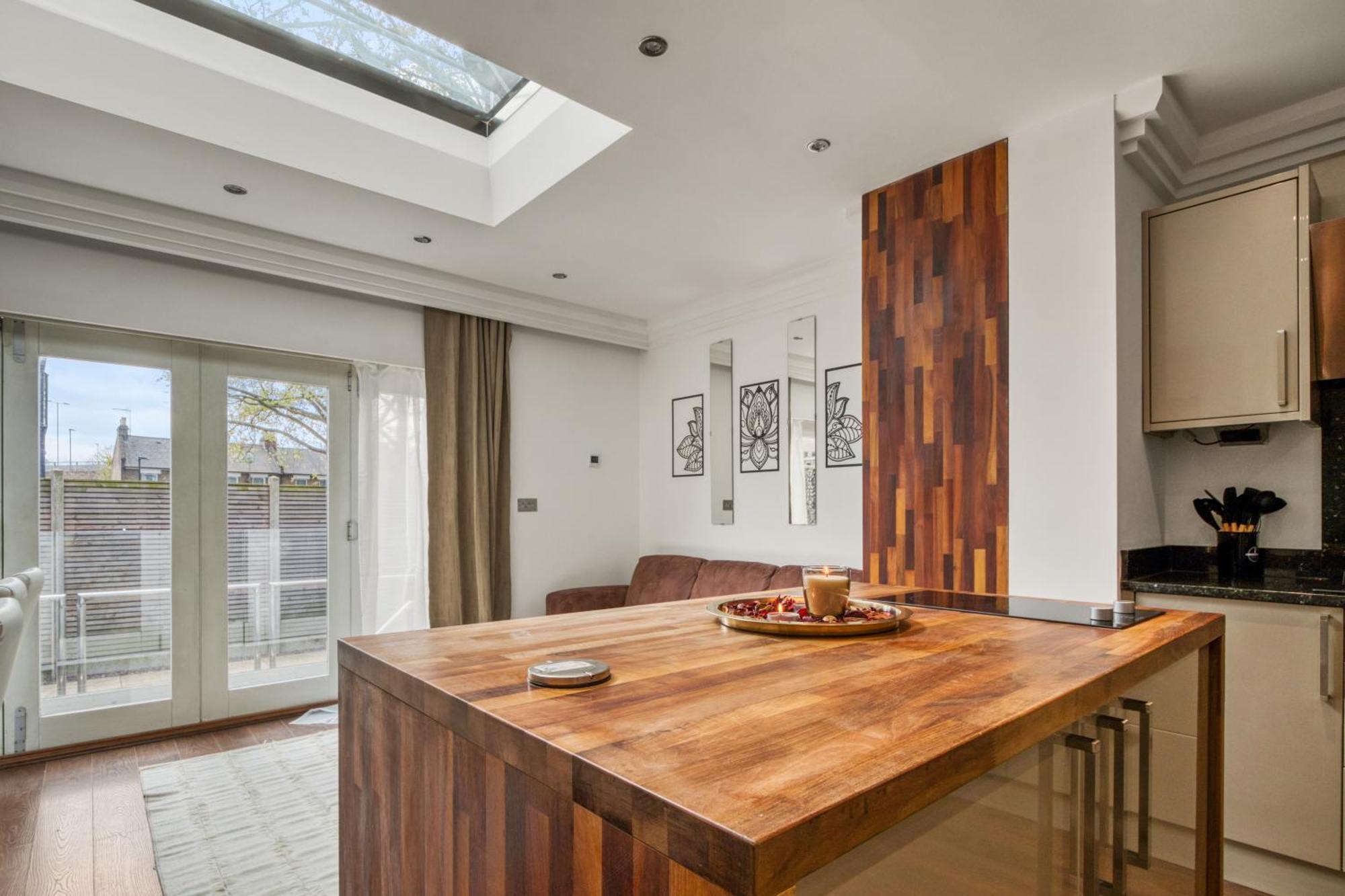 4 Bedroom House In Chiswick- Elegance & Serenity Apartament *