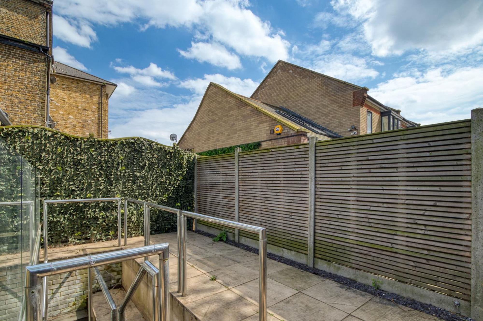 4 Bedroom House In Chiswick- Elegance & Serenity * Londra