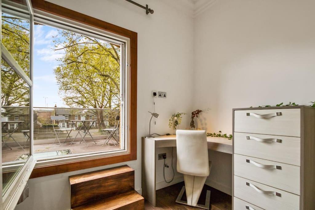 Apartament 4 Bedroom House In Chiswick- Elegance & Serenity