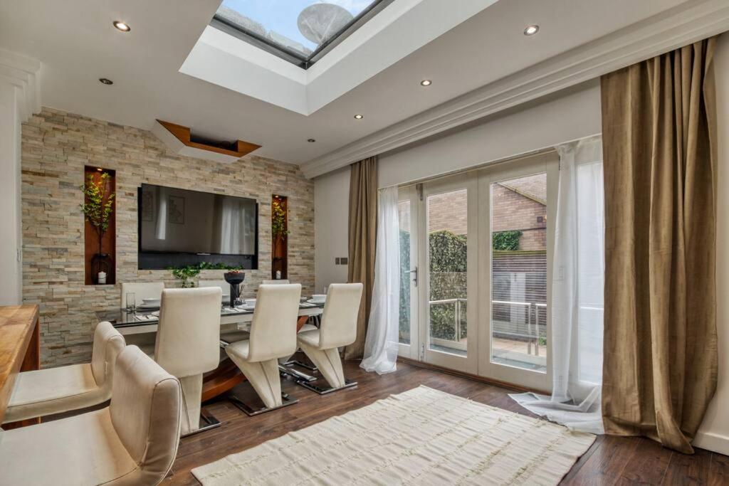 4 Bedroom House In Chiswick- Elegance & Serenity Apartament *